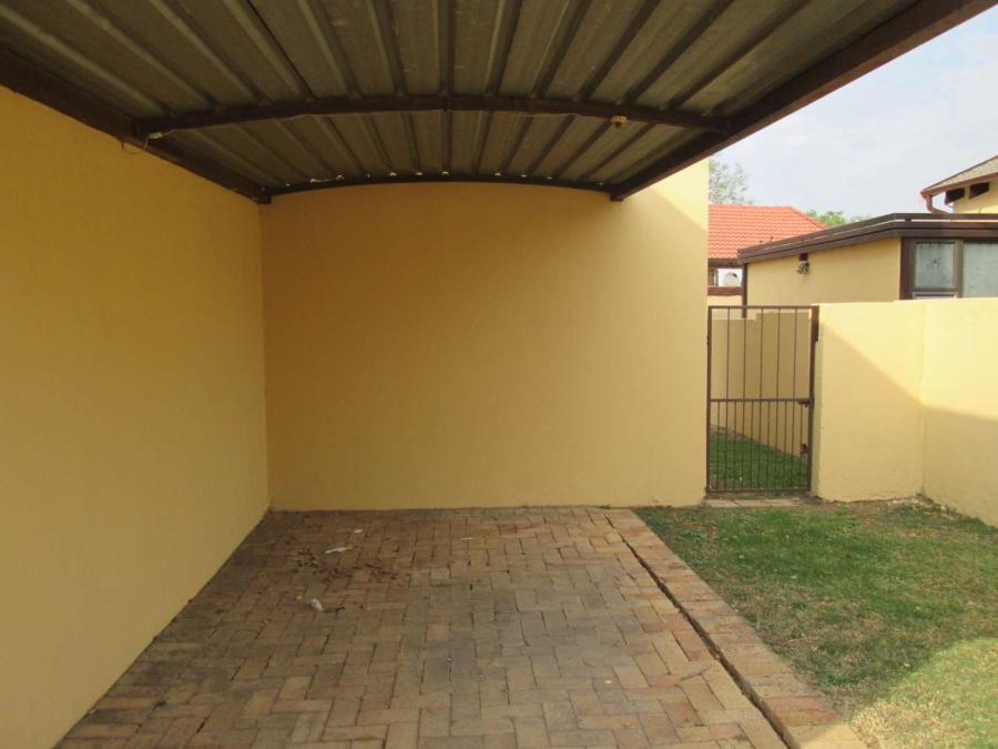 2 Bedroom Property for Sale in Equestria Gauteng