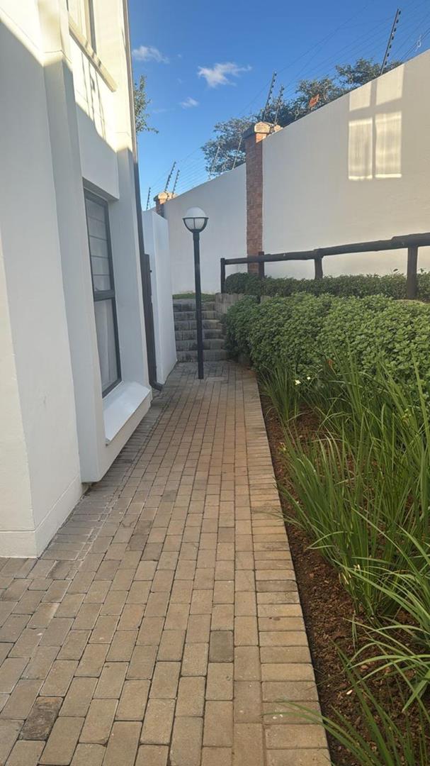 2 Bedroom Property for Sale in Greenstone Hill Gauteng