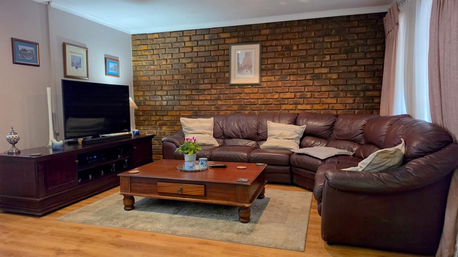 4 Bedroom Property for Sale in Glenvista Gauteng
