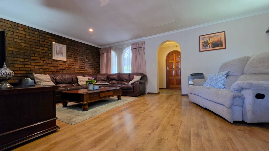 4 Bedroom Property for Sale in Glenvista Gauteng