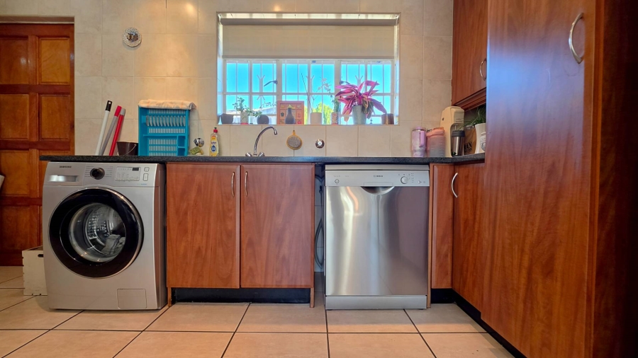 4 Bedroom Property for Sale in Glenvista Gauteng