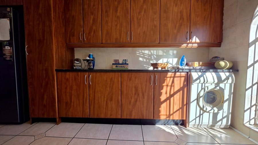 4 Bedroom Property for Sale in Glenvista Gauteng