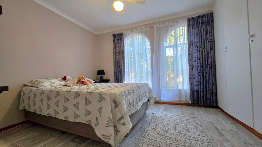 4 Bedroom Property for Sale in Glenvista Gauteng