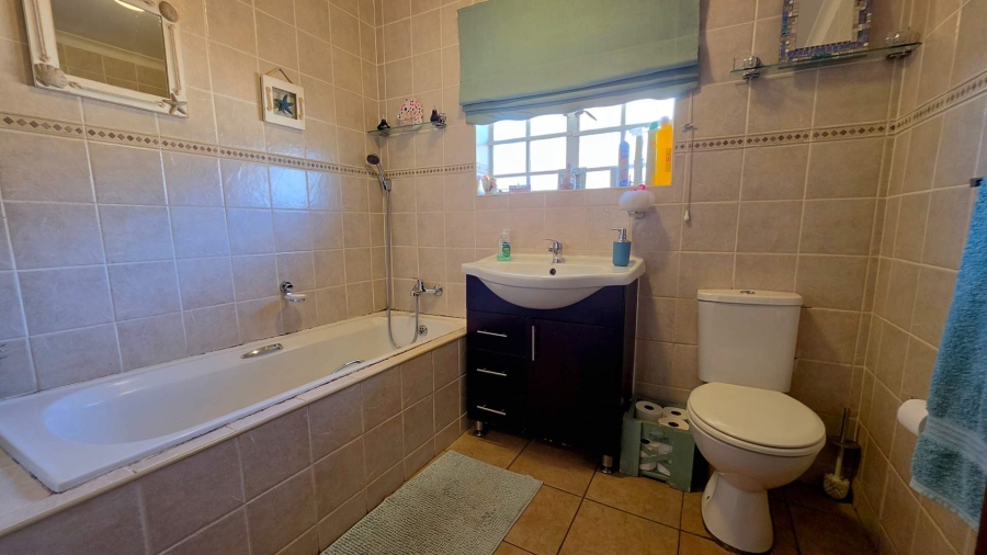 4 Bedroom Property for Sale in Glenvista Gauteng