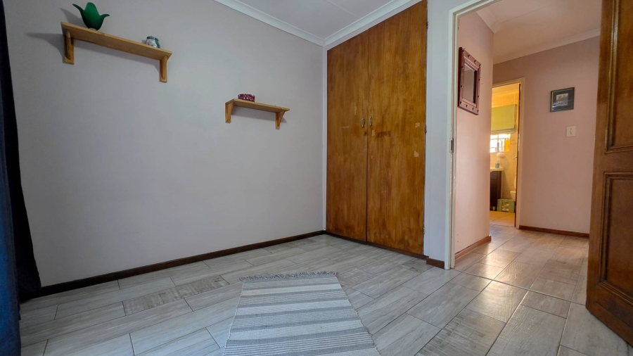 4 Bedroom Property for Sale in Glenvista Gauteng