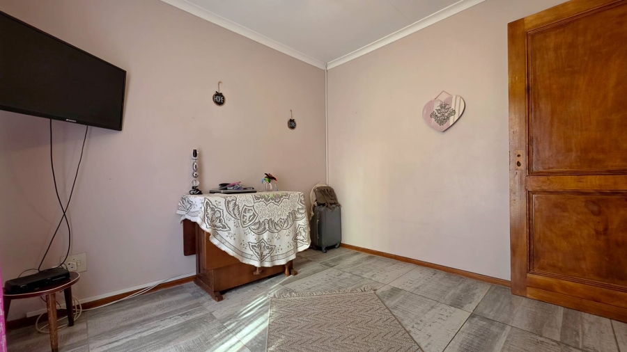4 Bedroom Property for Sale in Glenvista Gauteng