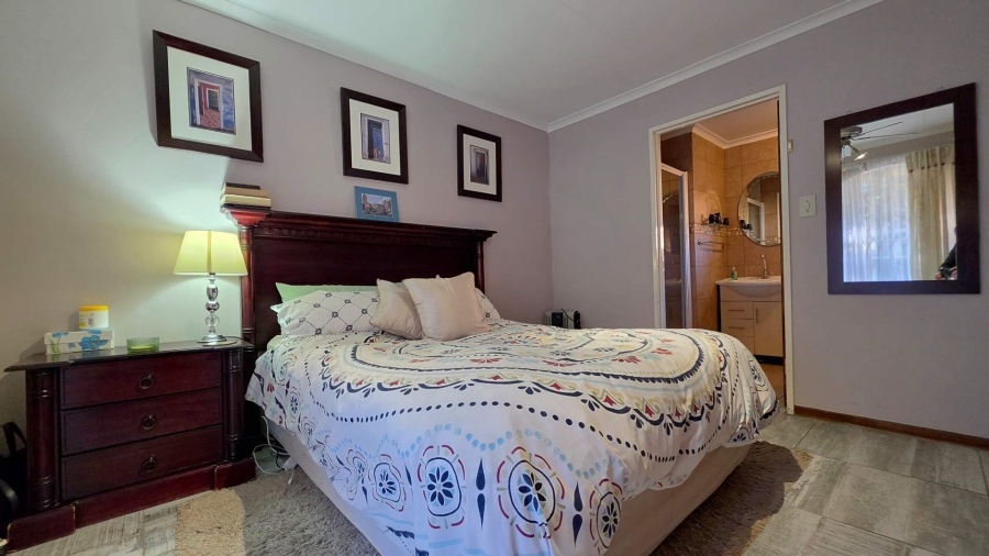 4 Bedroom Property for Sale in Glenvista Gauteng