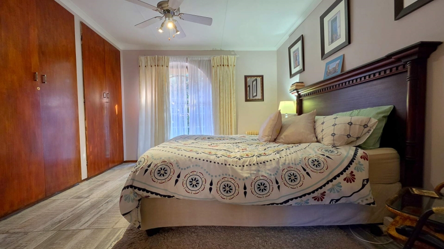 4 Bedroom Property for Sale in Glenvista Gauteng