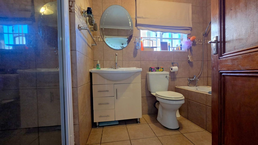 4 Bedroom Property for Sale in Glenvista Gauteng