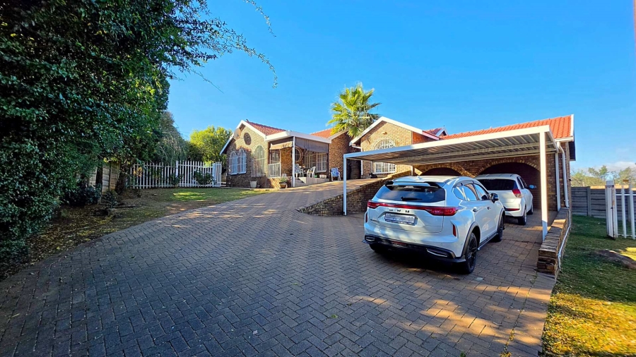 4 Bedroom Property for Sale in Glenvista Gauteng
