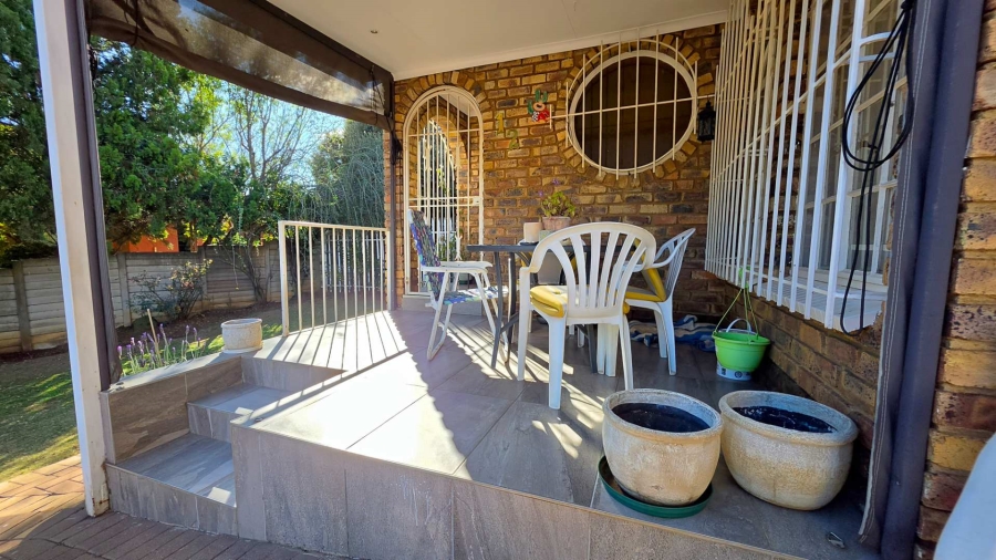 4 Bedroom Property for Sale in Glenvista Gauteng