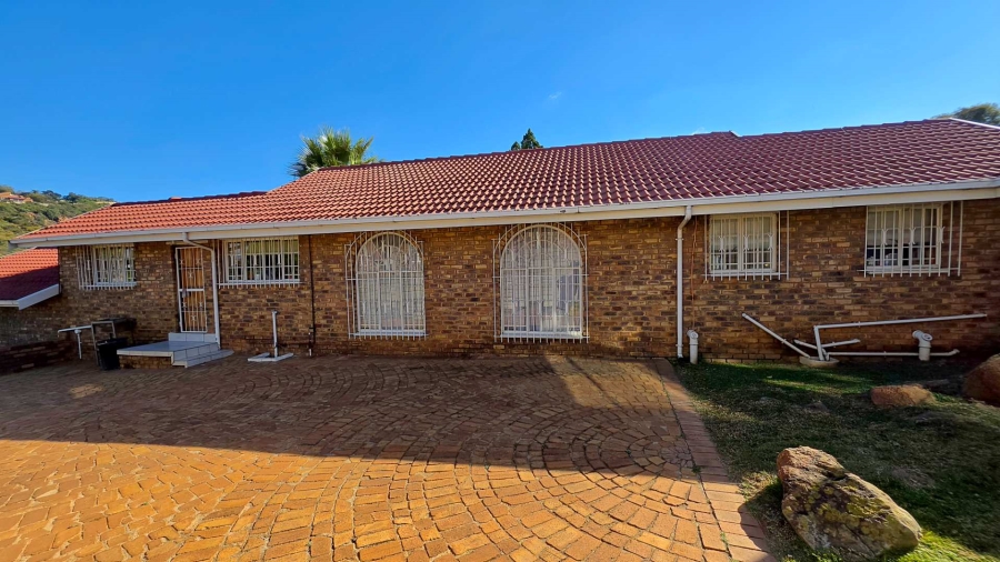 4 Bedroom Property for Sale in Glenvista Gauteng