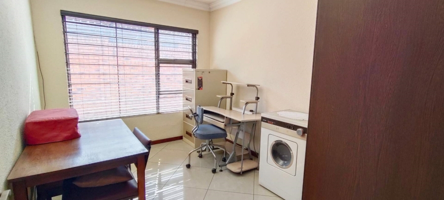 3 Bedroom Property for Sale in New Redruth Gauteng