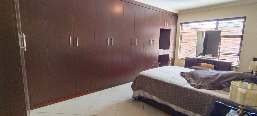 3 Bedroom Property for Sale in New Redruth Gauteng