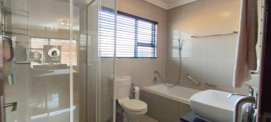 3 Bedroom Property for Sale in New Redruth Gauteng