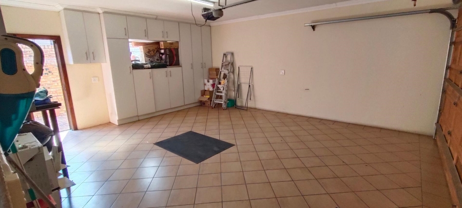 3 Bedroom Property for Sale in New Redruth Gauteng
