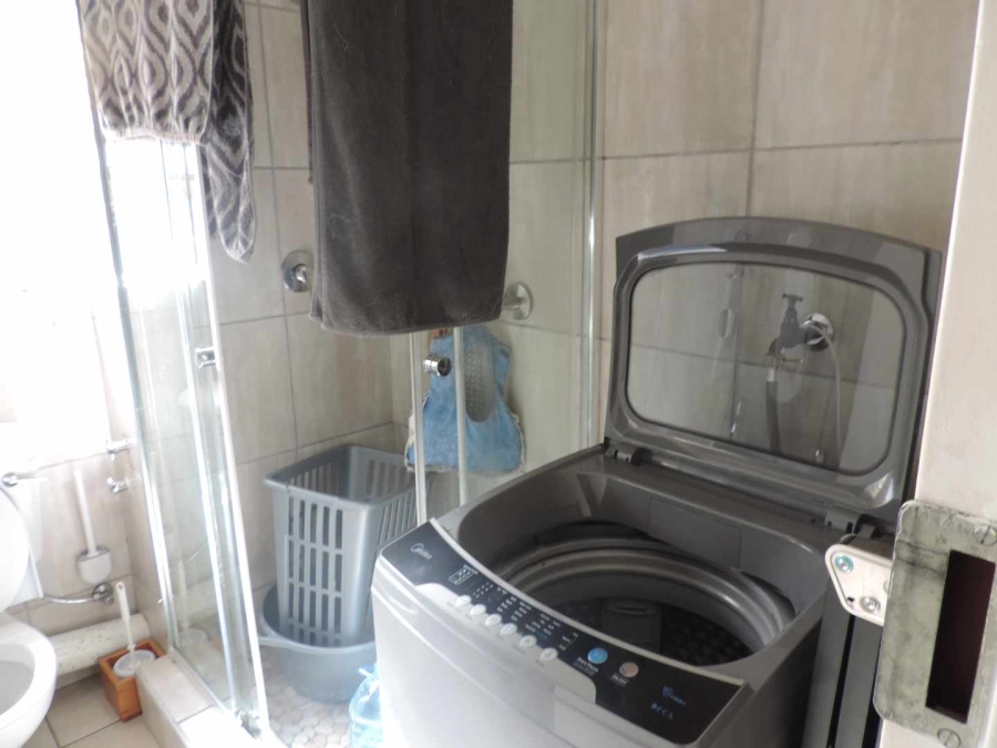 2 Bedroom Property for Sale in New Redruth Gauteng