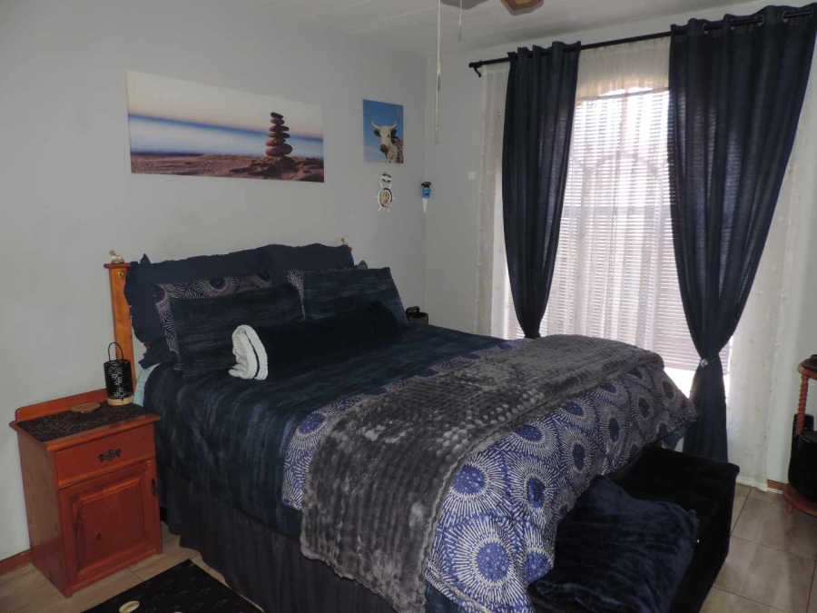 2 Bedroom Property for Sale in New Redruth Gauteng