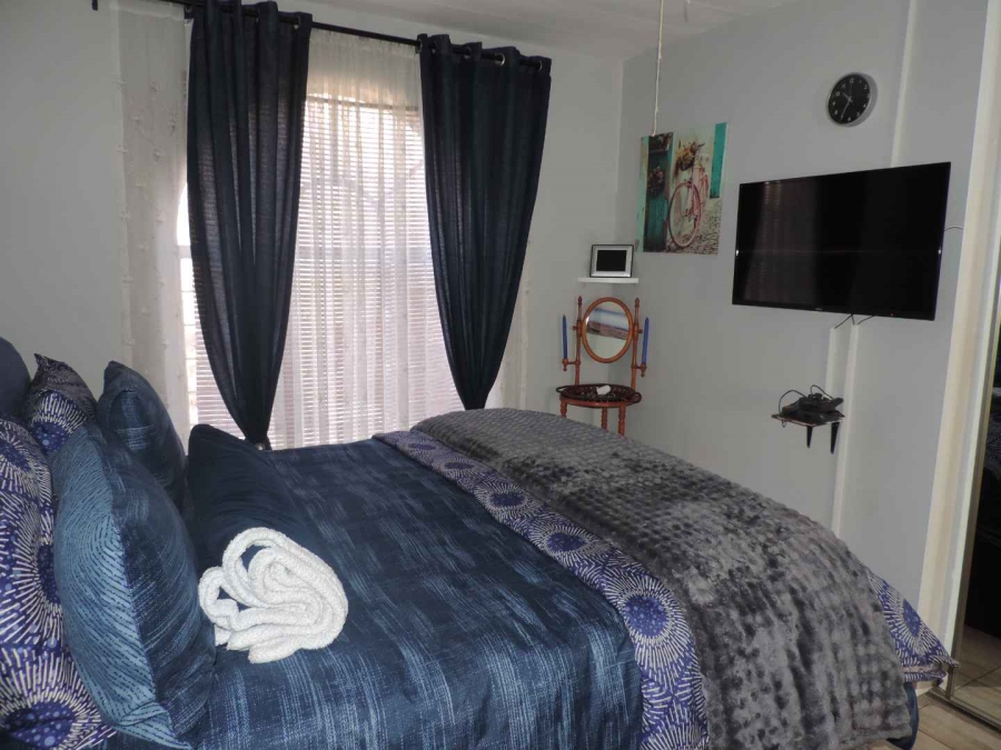2 Bedroom Property for Sale in New Redruth Gauteng