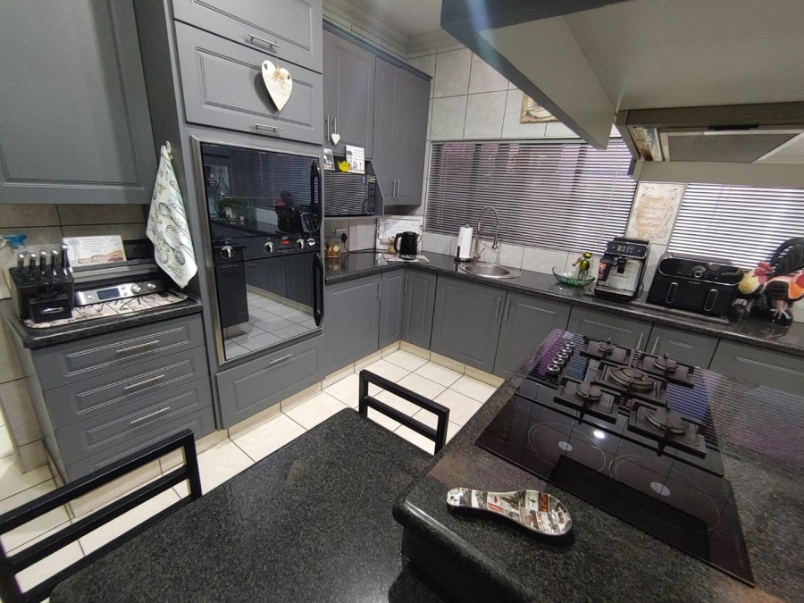 3 Bedroom Property for Sale in Arcon Park Gauteng