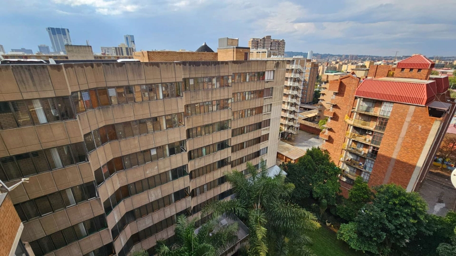 1 Bedroom Property for Sale in Pretoria Central Gauteng