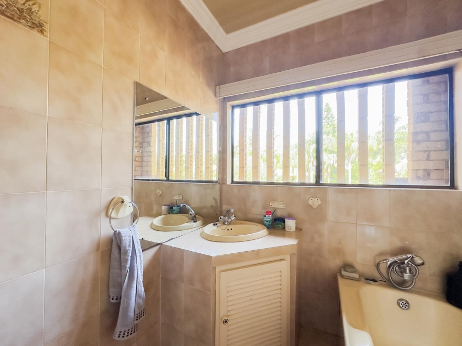 4 Bedroom Property for Sale in Amandasig Gauteng
