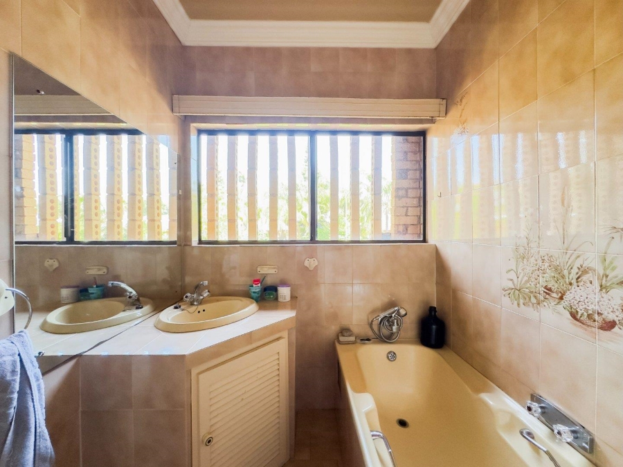 4 Bedroom Property for Sale in Amandasig Gauteng