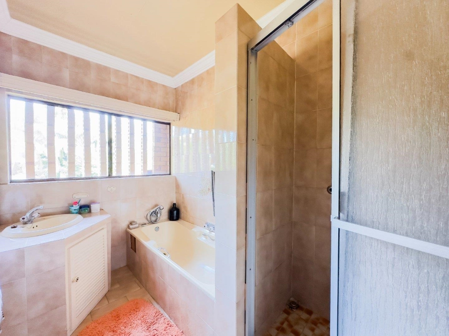 4 Bedroom Property for Sale in Amandasig Gauteng