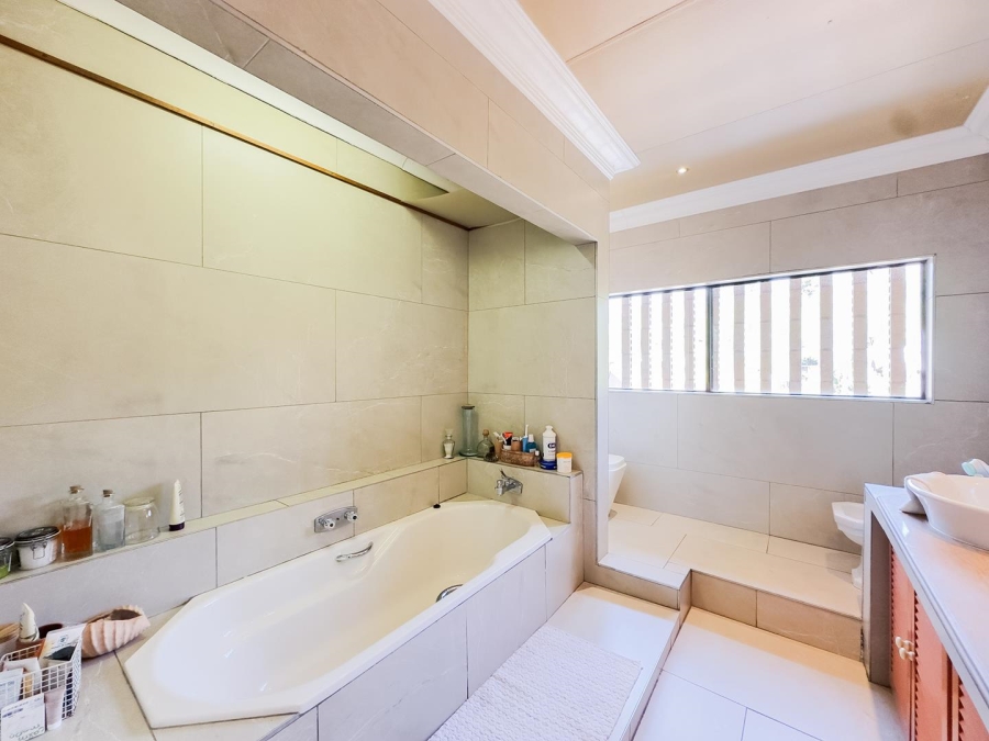 4 Bedroom Property for Sale in Amandasig Gauteng