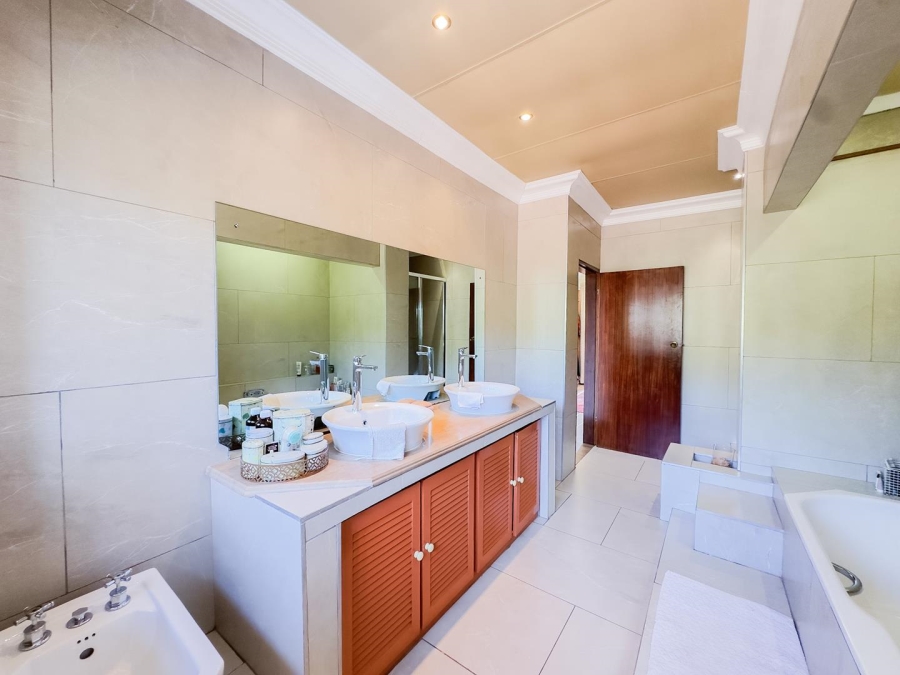 4 Bedroom Property for Sale in Amandasig Gauteng