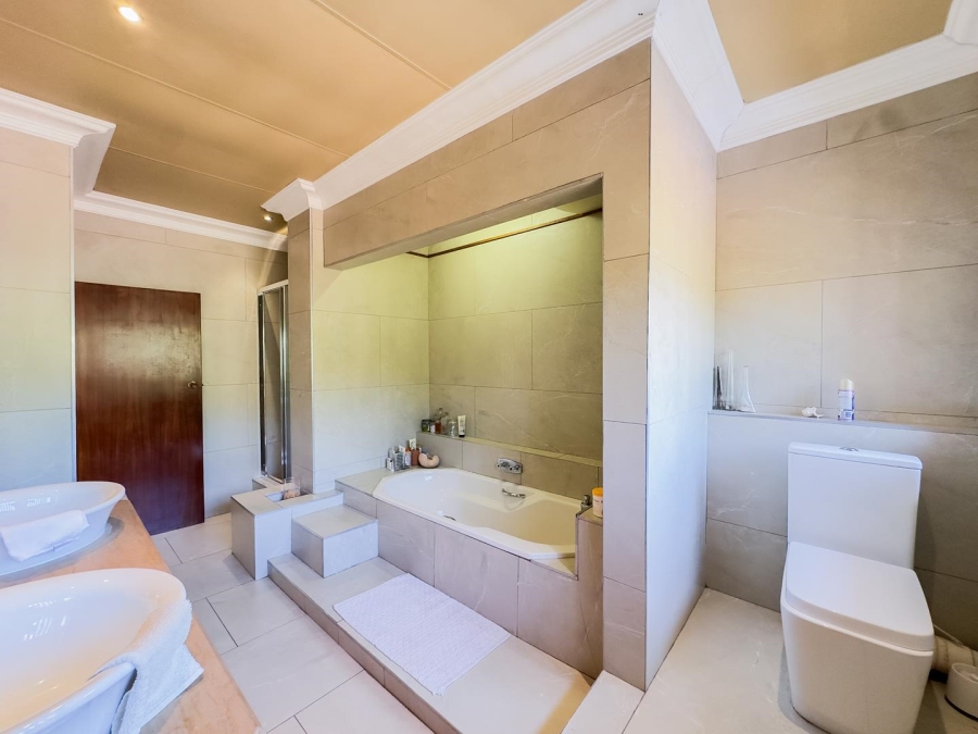 4 Bedroom Property for Sale in Amandasig Gauteng