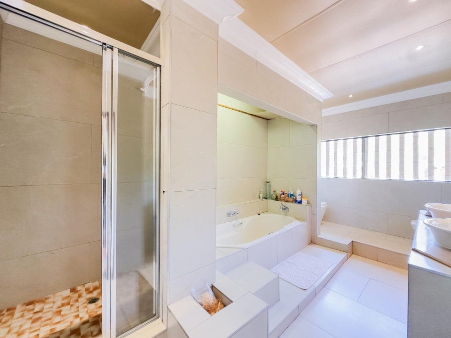 4 Bedroom Property for Sale in Amandasig Gauteng