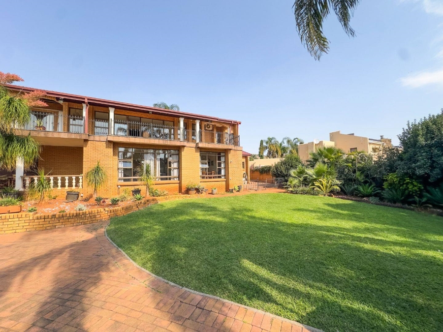 4 Bedroom Property for Sale in Amandasig Gauteng