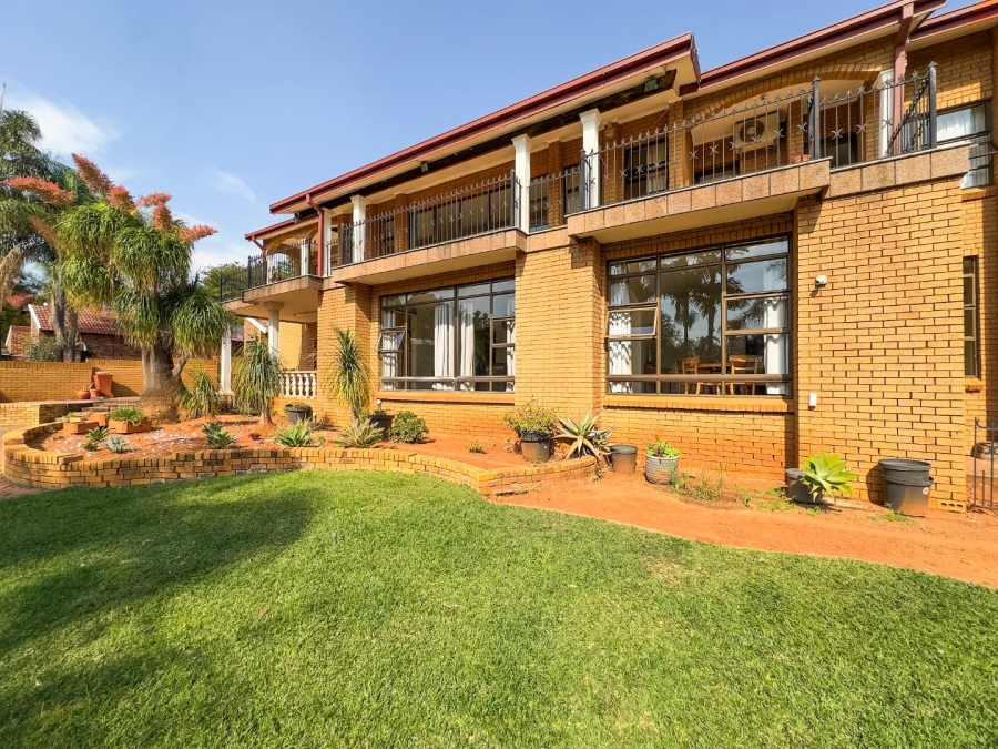 4 Bedroom Property for Sale in Amandasig Gauteng
