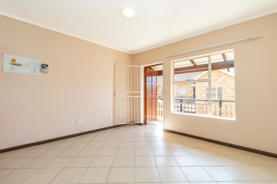 2 Bedroom Property for Sale in Honeypark Gauteng
