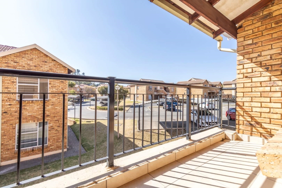 2 Bedroom Property for Sale in Honeypark Gauteng