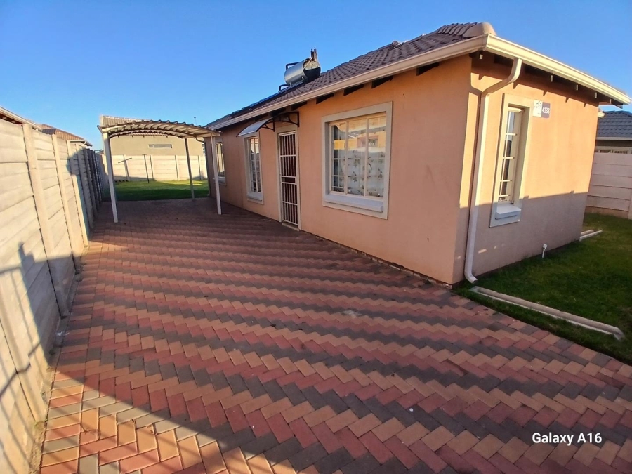 To Let 3 Bedroom Property for Rent in Sky City Gauteng