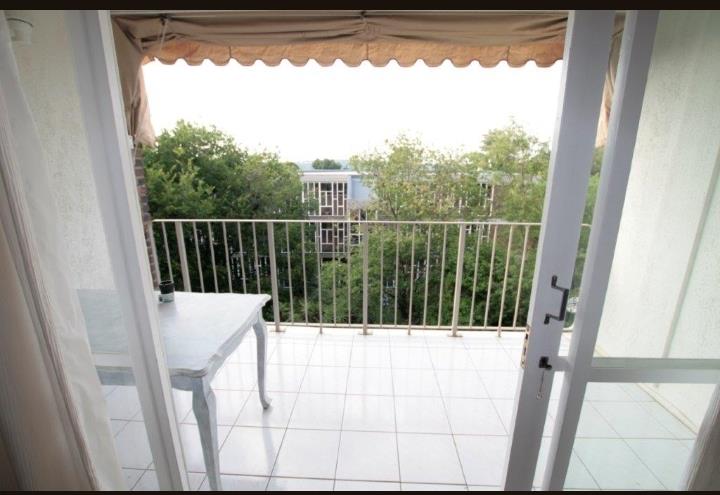 2 Bedroom Property for Sale in Benmore Gauteng