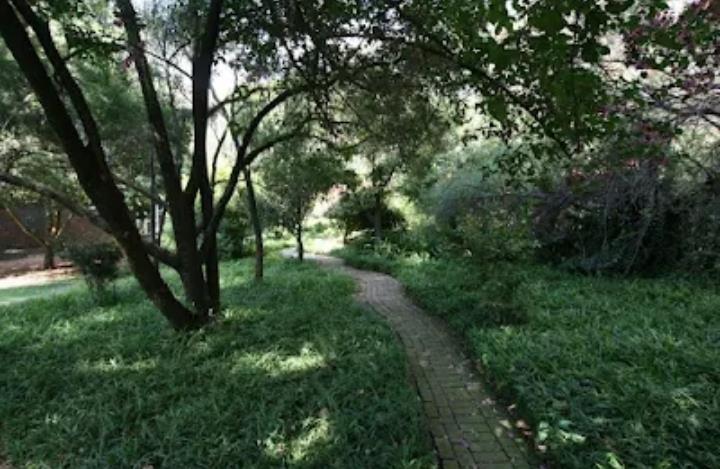 2 Bedroom Property for Sale in Benmore Gauteng