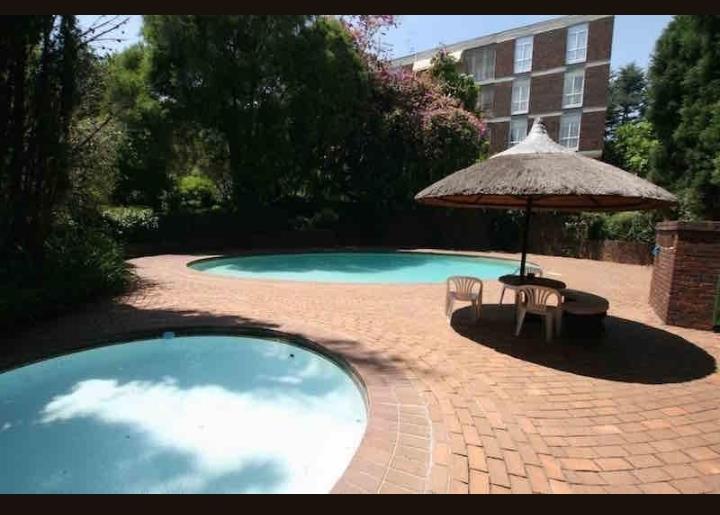 2 Bedroom Property for Sale in Benmore Gauteng