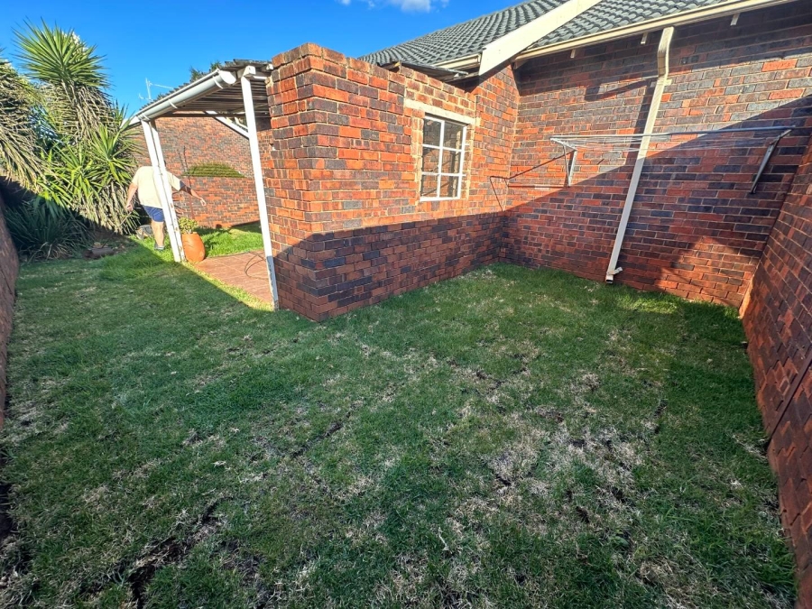 2 Bedroom Property for Sale in Weltevreden Park Gauteng