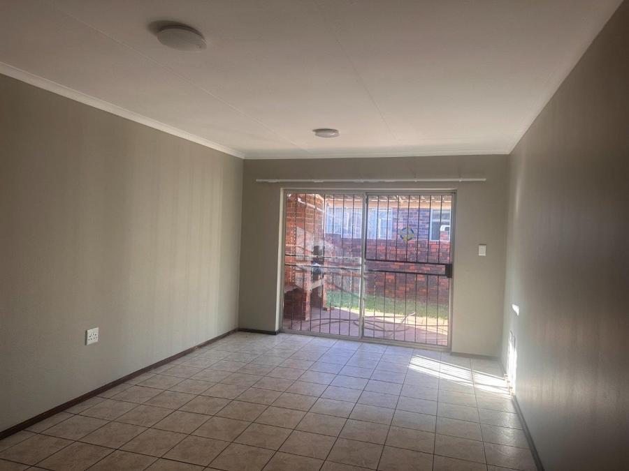 2 Bedroom Property for Sale in Weltevreden Park Gauteng