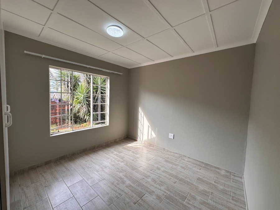 2 Bedroom Property for Sale in Weltevreden Park Gauteng