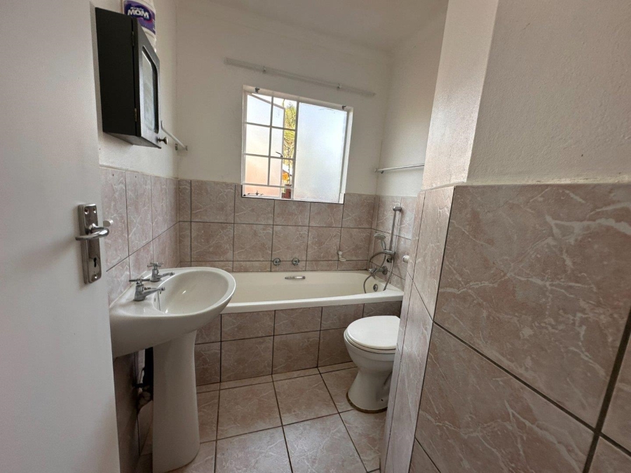 2 Bedroom Property for Sale in Weltevreden Park Gauteng
