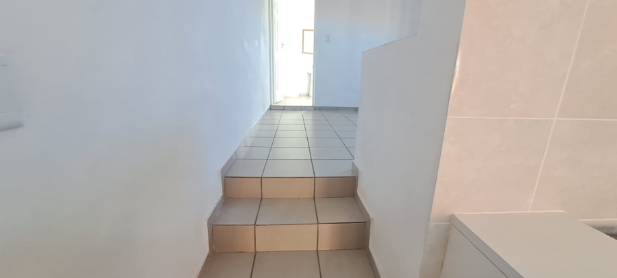 1 Bedroom Property for Sale in Linmeyer Gauteng