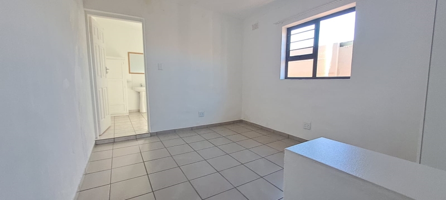 1 Bedroom Property for Sale in Linmeyer Gauteng