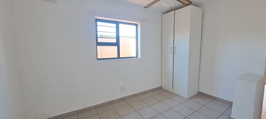 1 Bedroom Property for Sale in Linmeyer Gauteng