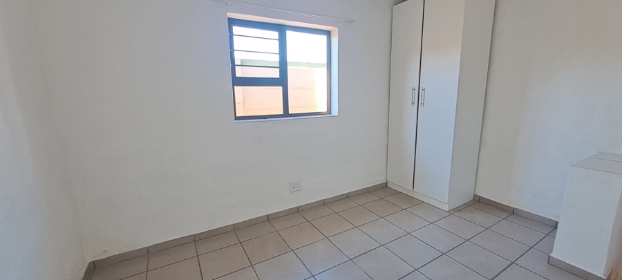 1 Bedroom Property for Sale in Linmeyer Gauteng