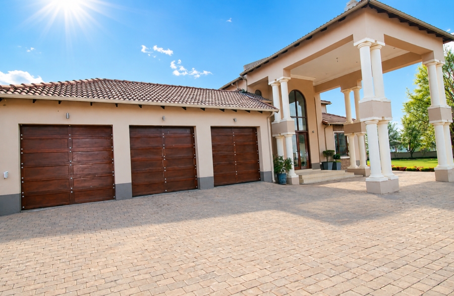 5 Bedroom Property for Sale in Raslouw A H Gauteng