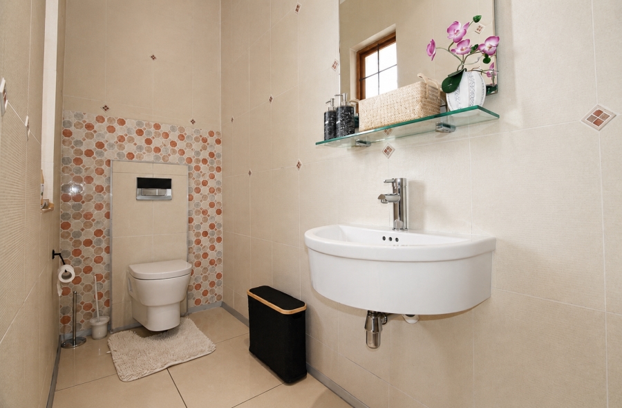 5 Bedroom Property for Sale in Raslouw A H Gauteng